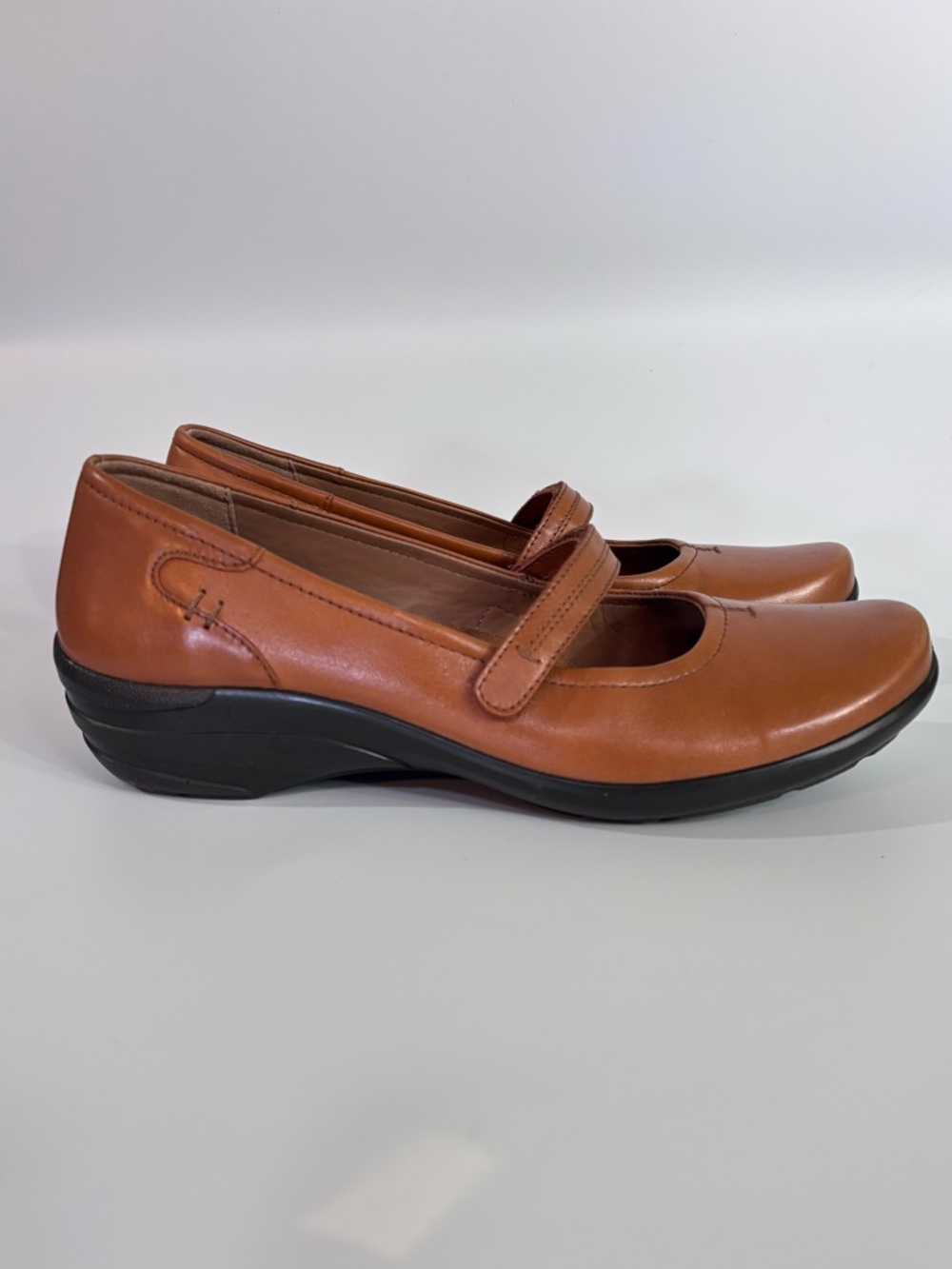 Women’s Hotter Comfort Concepts Mary Jane Comfort Flats in Cognac Brown 9.5